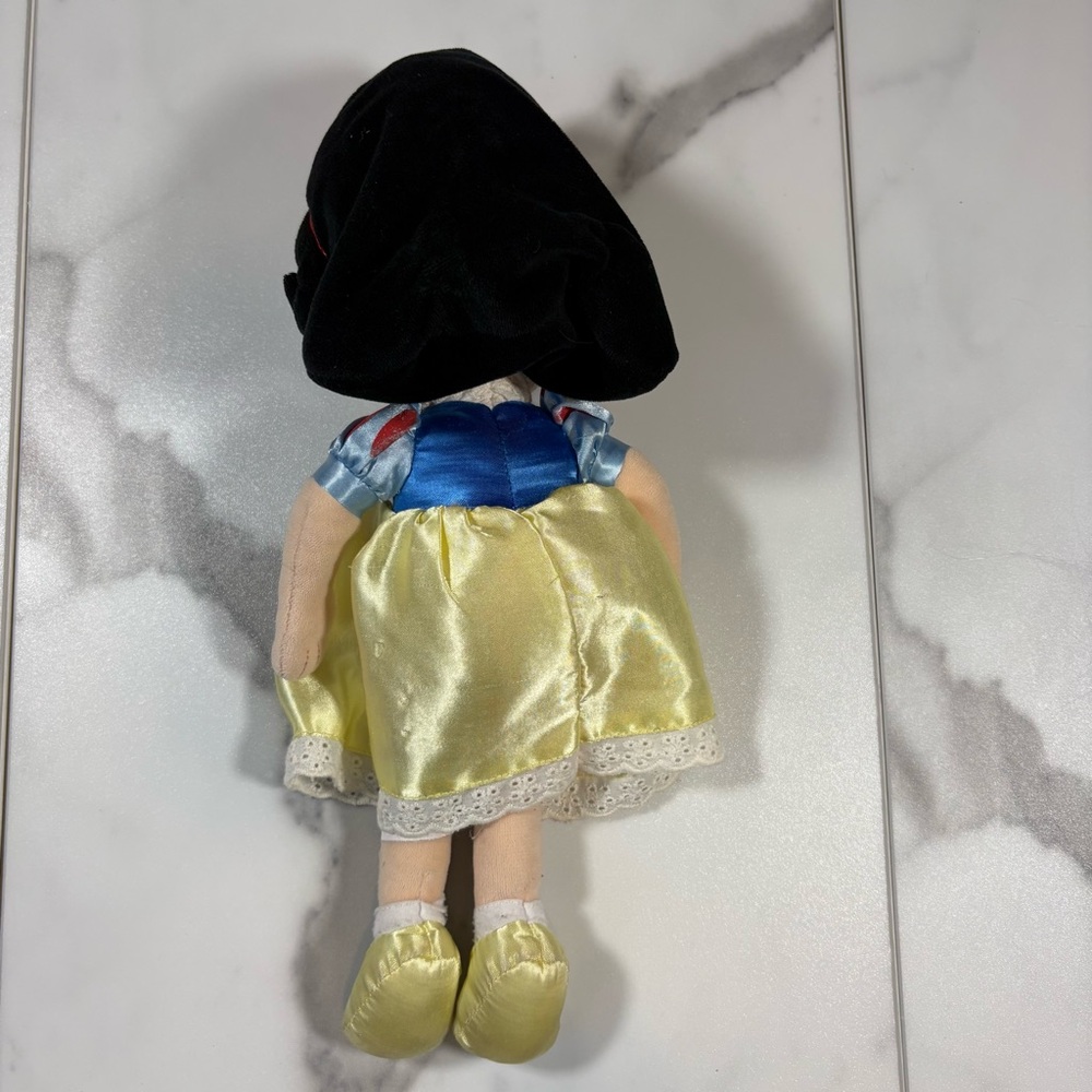 Disney Animators' Collection Snow White Plush Doll - Picture 4 of 6